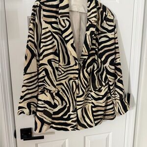 VENUS Black and White Zebra Print Blazer